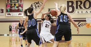 Allyson Grahn looks for a open teammate. Enterprise Photo / Tara Allred